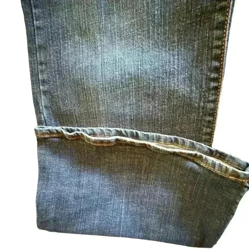 Old Navy size 14 Sweetheart style denim jean. Reg fit . Medium wash. - Picture 4 of 6